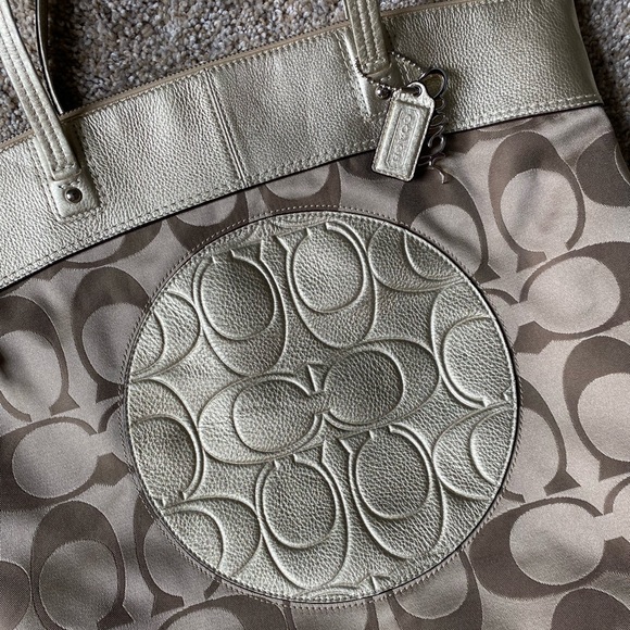 Coach Laura Signature Shoulder Tote Bag - Picture 2 of 11